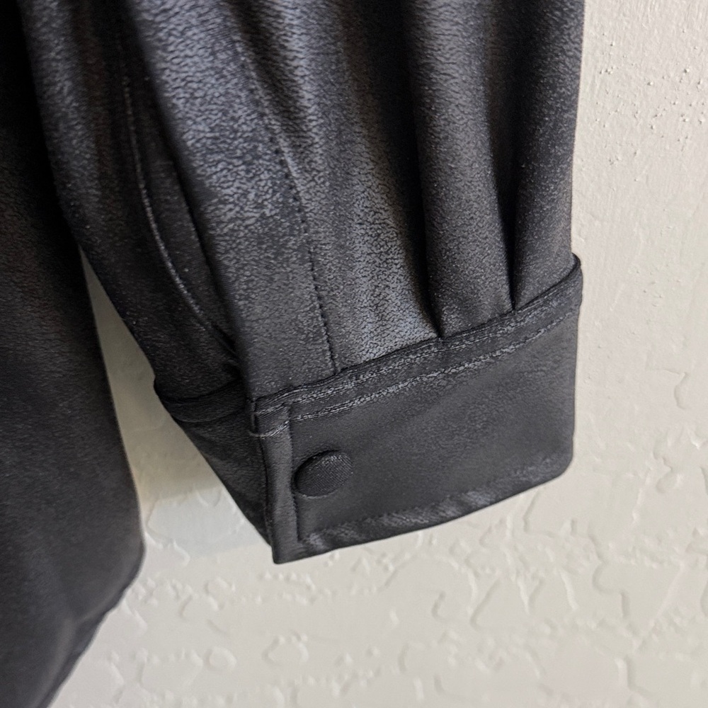 Gianni Bini Black Shirt extra long snap up shirt shimmery material.  Size medium - Picture 10 of 15